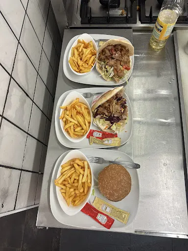 Kiyan Kebaphaus