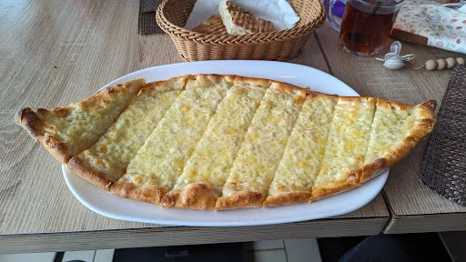 Locanta Döner & Pizza Lounge