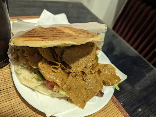 Kartoffelkönig (vegan Döner und Kumpir)