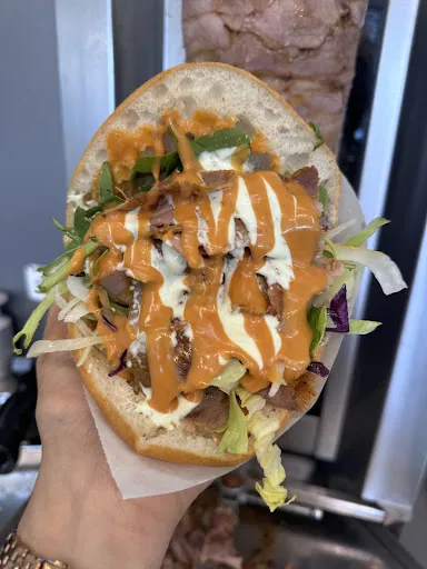 MEKAN TWENTY Döner Burger