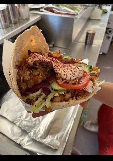 Manu's Baba Döner Kebab & Pizza